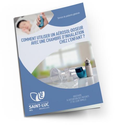 Comment utiliser un aérosol-doseur avec une chambre d'inhalation chez l'enfant ?